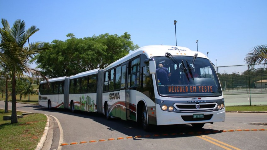 Biarticulado da Scania lançado no México