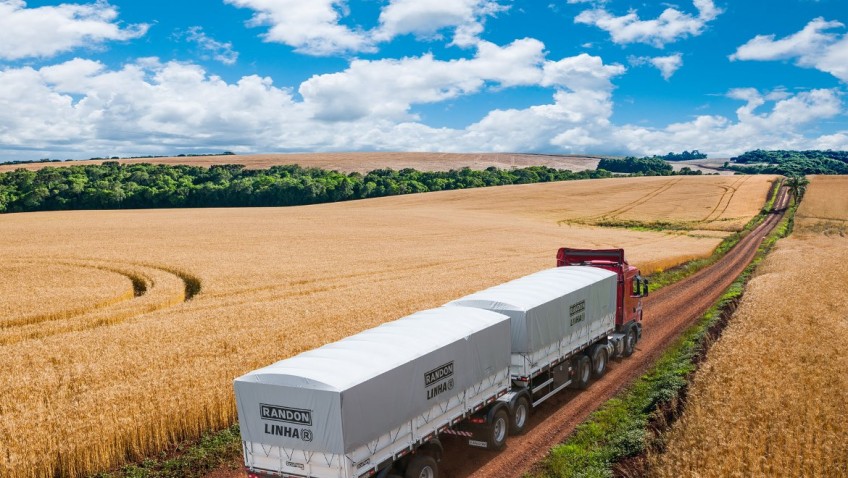 A indústria de implementos rodoviários alcançou resultado positivo no primeiro semestre de 2024 com 75.351 produtos emplacados, crescimento de 3,26%, em relação ao mesmo período do ano passado, quando foram comercializadas 72.971 unidades no mercado brasileiro, segundo a Associação Nacional dos Fabricantes de Implementos Rodoviários (Anfir).