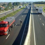 O roubo de carga continua a ser um dos principais pesadelos para o setor de transporte de carga rodoviário no Brasil, sobretudo para os caminhoneiros. Conforme pesquisa divulgada pela Confederação Nacional do Transportadores Autônomos (CNTA) nesta terça-feira (13), 46% dos entrevistados alegaram terem sido vítimas desse tipo de crime