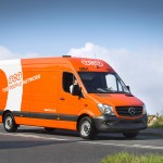 Veículo adesivado da TNT Express