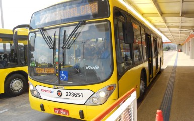 Ônibus em BRT de Brasília