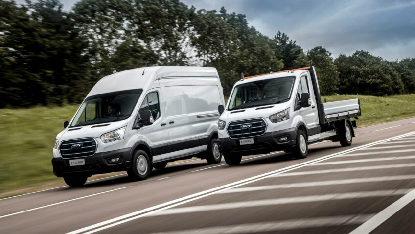 A Ford revelou durante a 29ª Agrishow que vendeu 300 unidades do furgão elétrico E-Transit para o Mercado Livre. Desse total, 100 já foram entregues e o restante chegará à frota do cliente até agosto