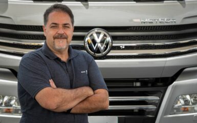 A Volkswagen Caminhões e Ônibus, que também está habilitada no programa de Mobilidade Verde e Inovação (Mover) do Ministério de Desenvolvimento, Indústria, Comércio e Serviços (MDIC), considera que a nova política industrial dará continuidade ao Rota 2030 de forma aperfeiçoada, incentivando investimentos em pesquisa e desenvolvimento e estabelecendo metas de eficiência energética, reciclabilidade e segurança