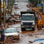 O recente desastre ambiental causado por enchentes no Rio Grande do Sul impactou significativamente a produção de veículos no Brasil. Com a inundação que afetou áreas-chave de produção e estoque, a indústria automotiva se vê diante de desafios complexo