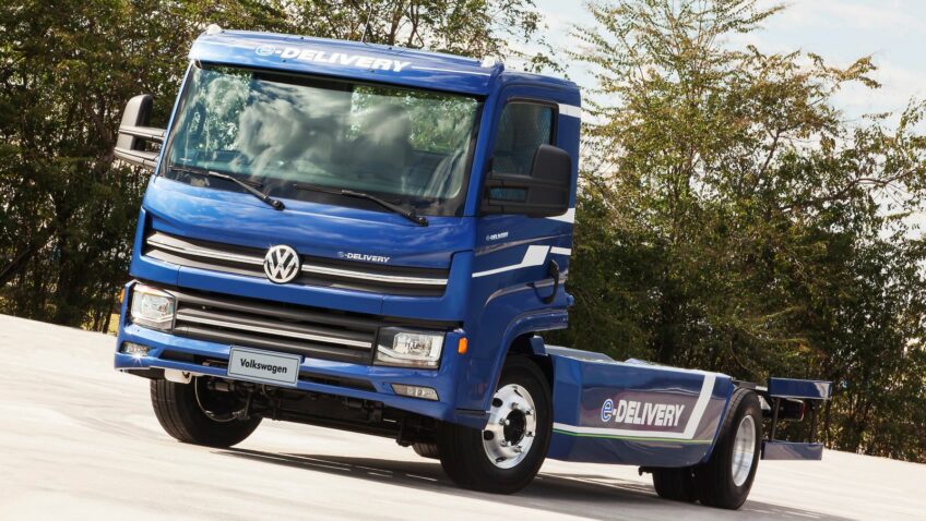 A Volkswagen Caminhões e Ônibus vendeu 96 caminhões para a AGL Dores, locadora de veículos, com sede em São José dos Campos, interior de São Paulo. São 95 unidades do VW Delivery 9.180 e um e-Delivery 11 toneladas, sendo este o primeiro caminhão elétrico da região