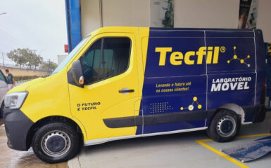 A Tecfil, fabricante de filtros automotivos, amplia sua frota de laboratórios móveis com duas unidades. A expansão, segundo a empresa, visa fortalecer a parceria com grandes distribuidores e melhorar o atendimento na linha pesada, abrangendo frotas de caminhões e ônibus.