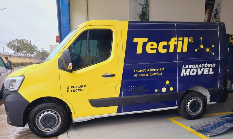 A Tecfil, fabricante de filtros automotivos, amplia sua frota de laboratórios móveis com duas unidades. A expansão, segundo a empresa, visa fortalecer a parceria com grandes distribuidores e melhorar o atendimento na linha pesada, abrangendo frotas de caminhões e ônibus.