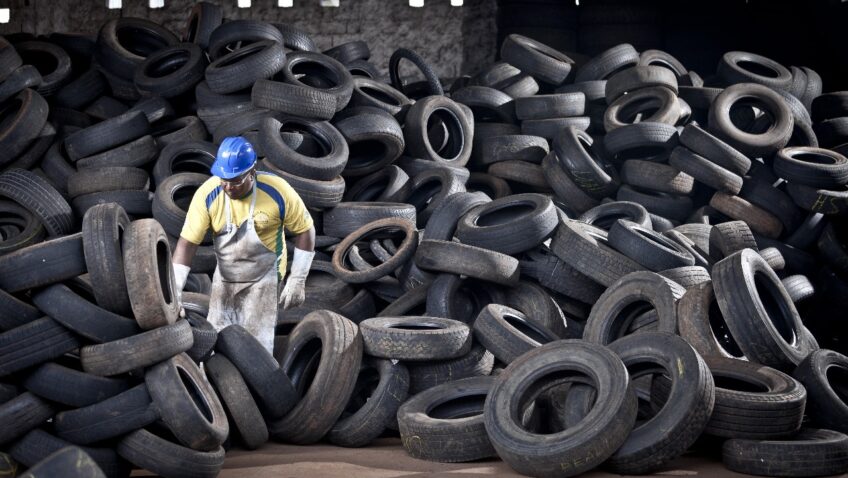 A indústria nacional de pneus conseguiu superar a meta em mais de 100% na destinação ambientalmente correta de pneus inservíveis. O setor tem um saldo acumulado de 128 mil toneladas de pneus inservíveis recolhidos para reciclagem.