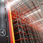 A Mercedes-Benz inaugurou sua nova central de distribuição e logística de peças em Itupeva, São Paulo. Anteriormente sediada em Campinas (SP), a central de distribuição agora opera em parceria com a Penske Logistics, especialista em soluções de cadeia de suprimentos para o setor automotivo.