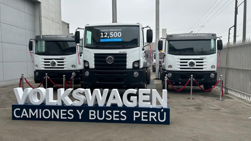 O Peru, um dos principais mercados de exportação da Volkswagen Caminhões e Ônibus (VWCO) alcançou uma frota circulante de 12.500 veículos comerciais. Desse total, 8.300 são destinados ao transporte de cargas e 4.200 atendem ao transporte de passageiros. O veículo que simboliza essa conquista foi recentemente entregue ao Grupo Arguelles, que o utilizará em sua frota de limpeza pública.