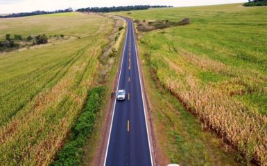 O Departamento Nacional de Infraestrutura de Transportes (DNIT) anunciou o Índice de Condição da Manutenção (ICM) referente a junho. O levantamento traz uma marca histórica: 71% das estradas brasileiras estão em boas condições, a maior porcentagem desde o início da avaliação, em 2016. Este índice, que avalia a pavimentação e a conservação das rodovias, revela que 42,9 mil quilômetros de estradas estão em bom estado de trafegabilidade.