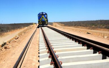 A Transnordestina, uma das principais obras de infraestrutura do Nordeste, ganha novo impulso com a criação do Fundo de Investimento em Infraestrutura Social (FIIS), sancionado pelo presidente Lula na última sexta-feira (2).