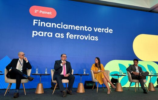 A ferrovia como modal de transporte de carga menos poluente e mais eficiente em termos energéticos, a necessidade de sua maior participação na matriz de transporte e a urgência do setor por um ambiente de negócios mais previsível, com modelagens de contratos, linhas de financiamento e incentivos mais atraentes para investidores, foram as principais temáticas do evento VIII Brasil nos Trilhos, realizado, na última terça-feira (27), em Brasília