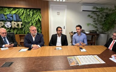 Durante a assembleia da Associação Brasileira das Entidades Portuárias e Hidroviárias (Abeph), realizada nesta quarta-feira (18) na sede da Brasil Export, em Santos, o presidente da Autoridade Portuária de Santos (APS), Anderson Pomini, convocou os líderes dos portos públicos do Brasil a unirem esforços em busca de um novo marco regulatório