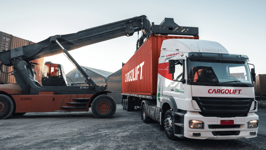 A Cargolift Logística passou a utilizar frete colaborativo de contêineres para operações de comércio exterior.