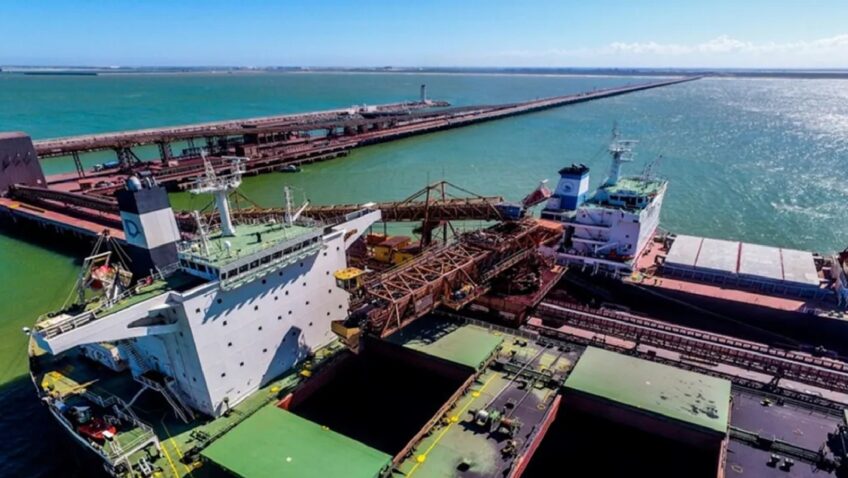 A Ferroport, responsável pelo terminal de minério de ferro no Porto do Açu, em São João da Barra, completa uma década de operações com resultados expressivos