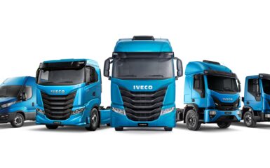 A Iveco se prepara para lançar na Fenatran 2024 — o maior evento de transporte rodoviário de carga da América Latina, que ocorrerá de 4 a 8 de novembro em São Paulo — novos modelos caminhões a gás (natural e biometano) e elétricos