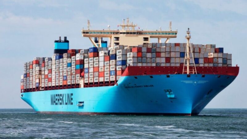 Maersk encomenda 20 navios porta-contêineres a GNL para renovar