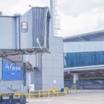 O Aeroporto Salgado Filho, em Porto Alegre, reabriu suas portas nesta sexta-feira (18), após mais de cinco meses de paralisação devido a fortes chuvas no Rio Grande do Sul.