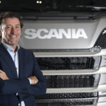 O cenário para a Scania é promissor: de janeiro a setembro deste ano, a empresa vendeu 14 mil caminhões no Brasil, a maioria, 13 mil, foi de pesados.