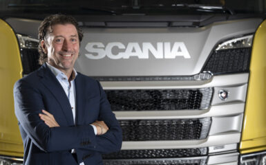 O cenário para a Scania é promissor: de janeiro a setembro deste ano, a empresa vendeu 14 mil caminhões no Brasil, a maioria, 13 mil, foi de pesados.