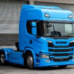 Em linha com sua estratégia de oferecer ao mercado brasileiro uma gama variada de caminhões com energia limpa, a Scania traz para o Brasil o caminhão elétrico, movido a bateria, o pesado 30 G 4x2