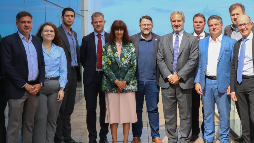 Durante uma recente visita ao Brasil, o CEO do grupo Fincantieri, Pierroberto Folgiero, expressou otimismo sobre a revitalização da indústria naval no país.