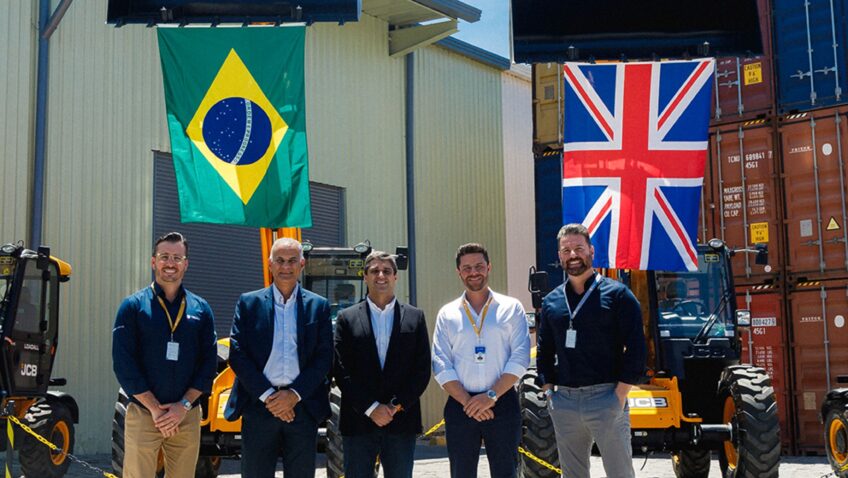 O operador logístico TECADI e a JCB, fabricante de equipamentos para construção, anunciaram a inauguração de um novo armazém em Itajaí, Santa Catarina