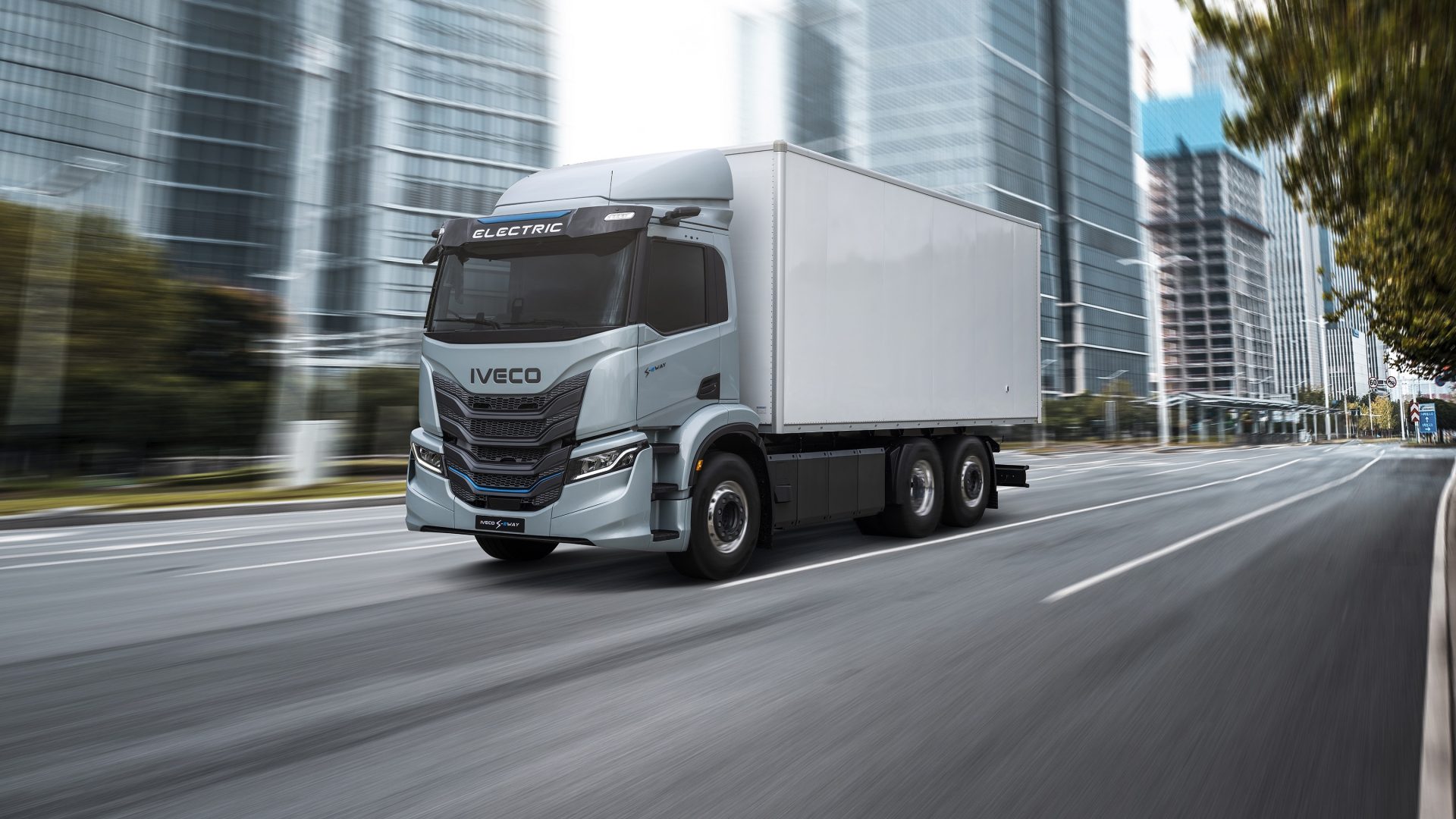 Iveco revela três novos caminhões elétricos na Itália