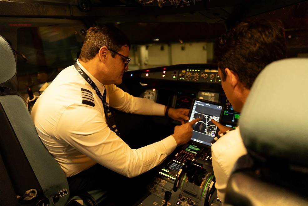 LATAM abre 160 vagas para pilotos e impulsiona crescimento do setor aéreo no Brasil