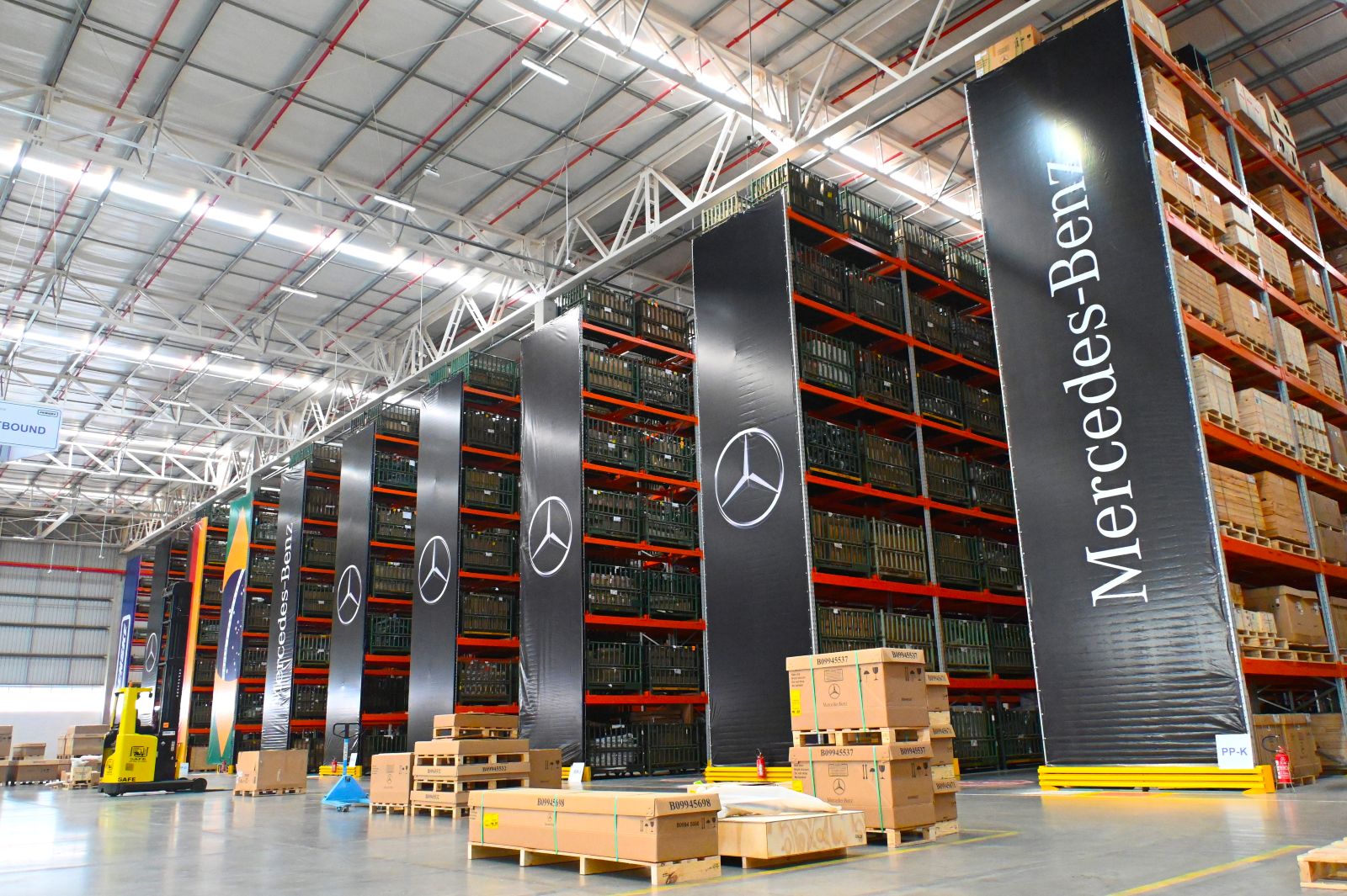 Mercedes-Benz eleva em 50% a produtividade do pós-venda com nova central de distribuição logística