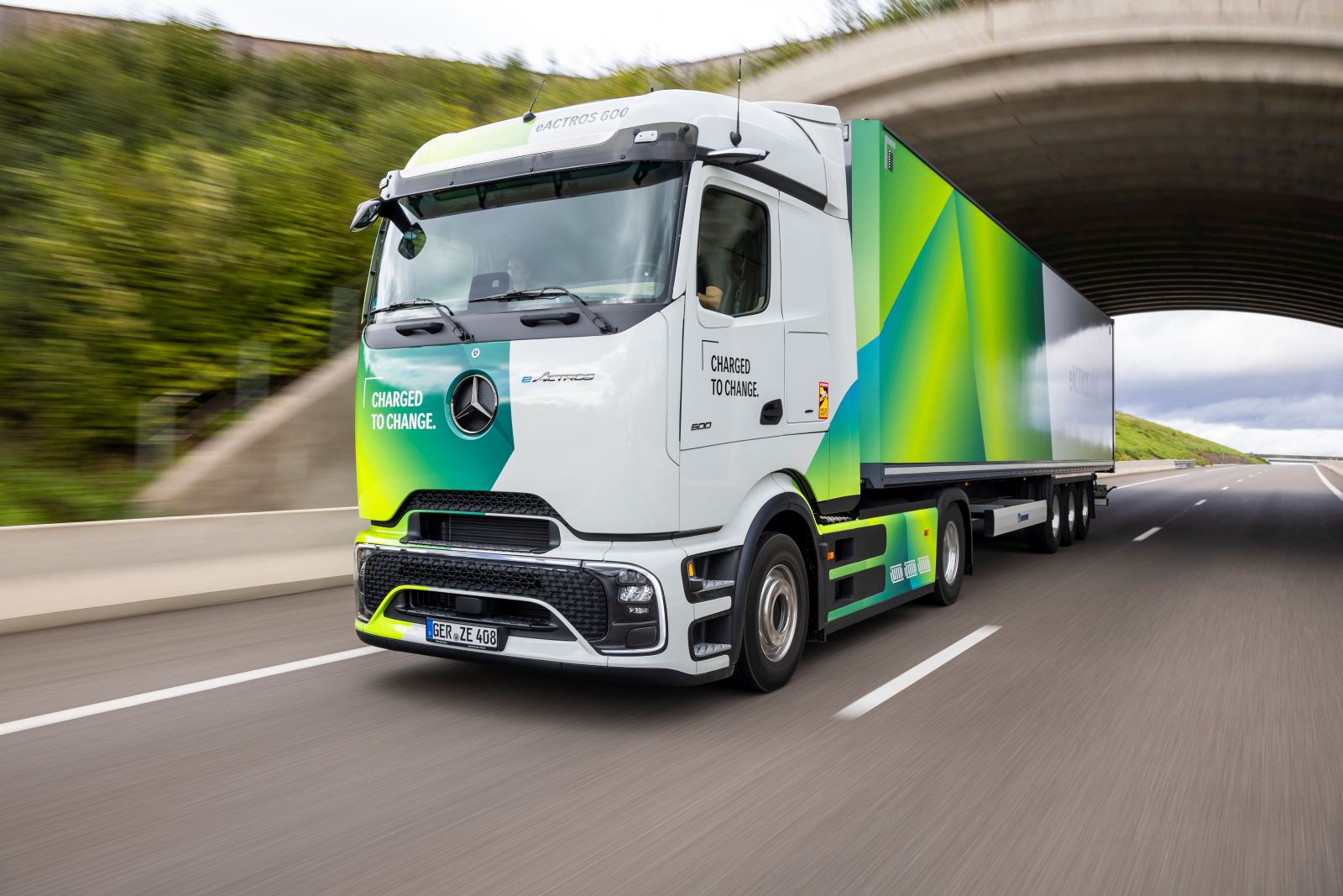Mercedes-Benz lança segunda geração do caminhão elétrico eActros na Europa
