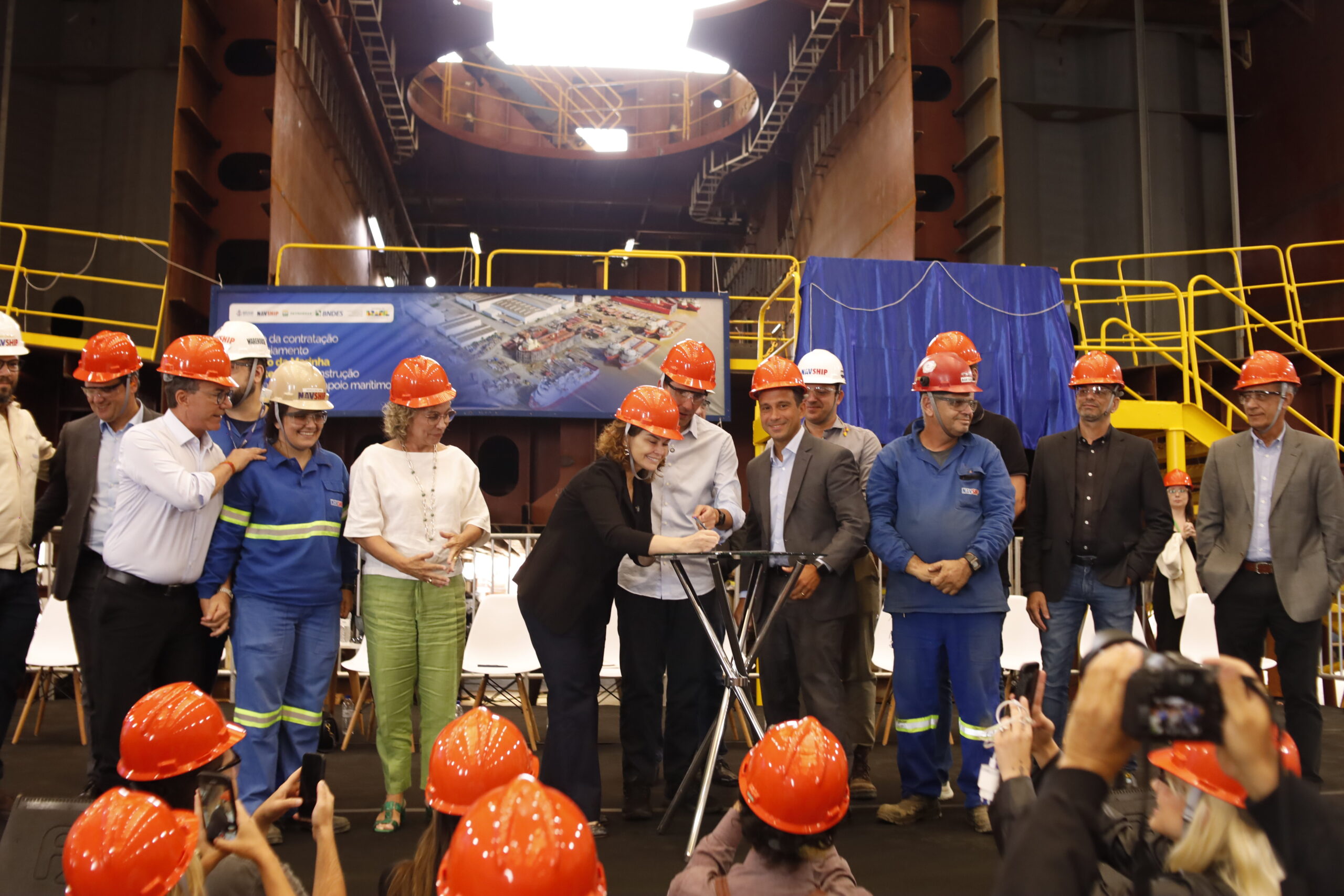 BNDES aprova R$ 1,98 bi para construção de embarcações híbridas em SC