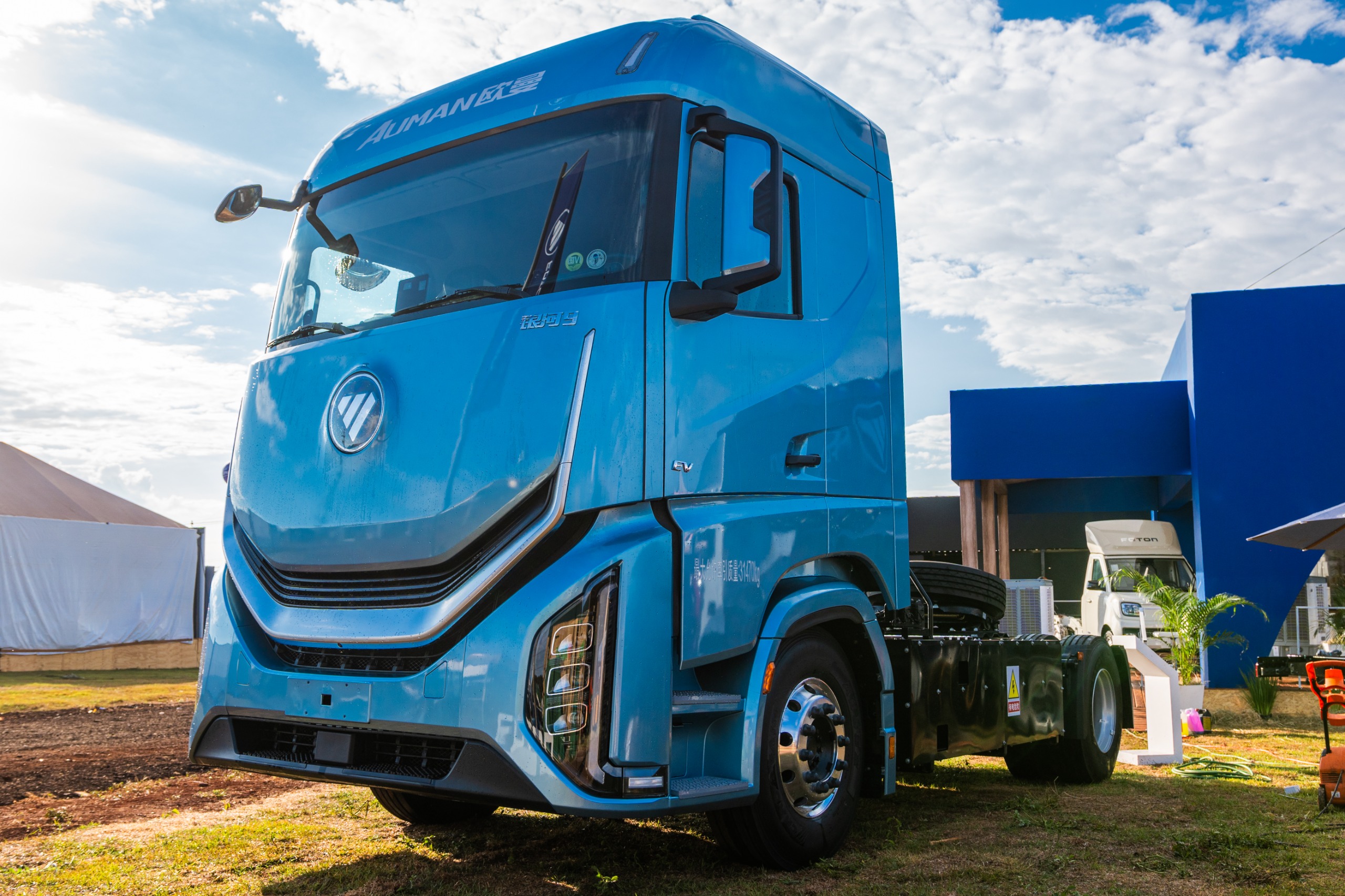 Foton mede mercado na Agrishow 2026 para viabilizar chegada do e-Galaxus ao Brasil